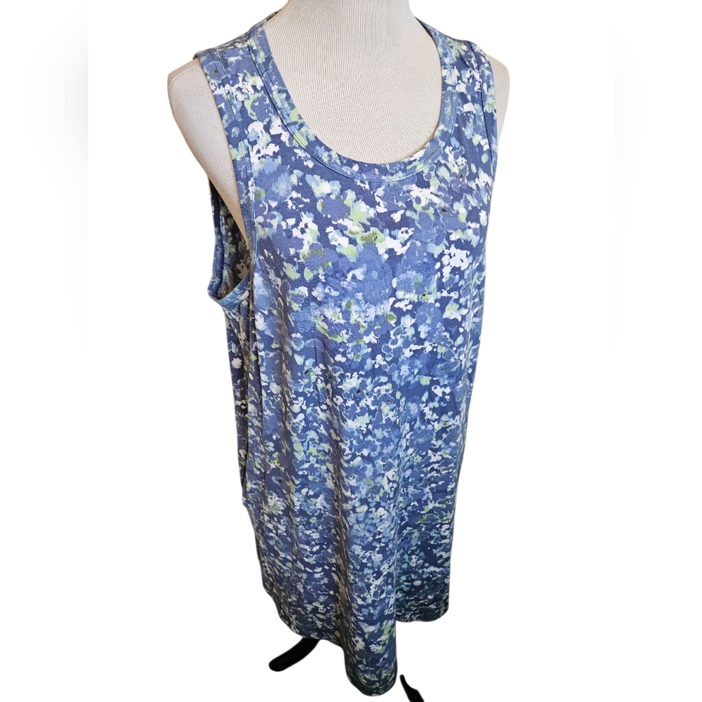 Secret Treasures Blue and White Floral Top Size 2X